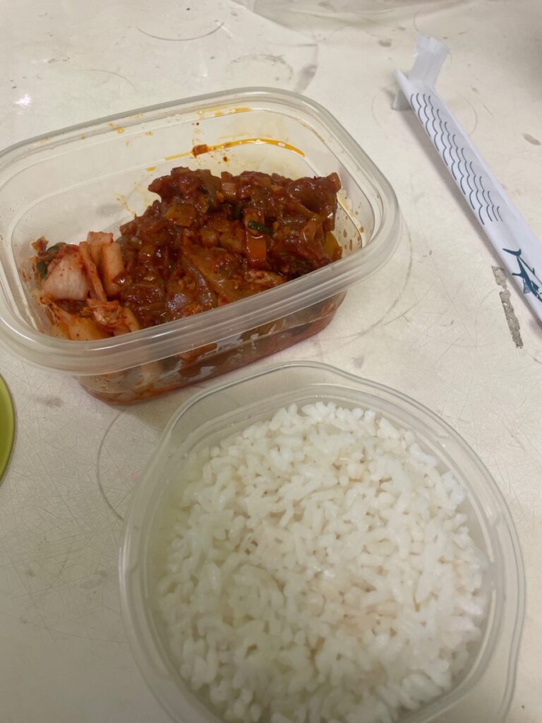 스시 대신 먹은 고기반찬 점심